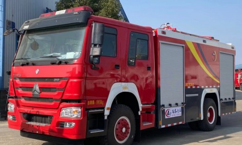 豪沃8噸泡沫消防車