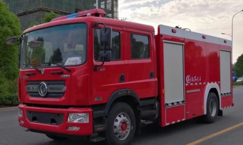 多利卡6噸水罐消防車(chē)
