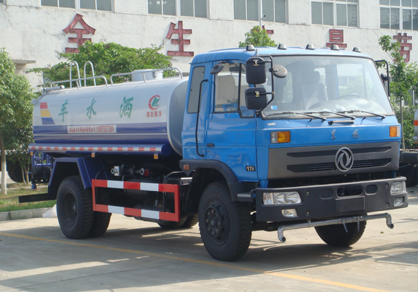 東風153型15立方灑水車