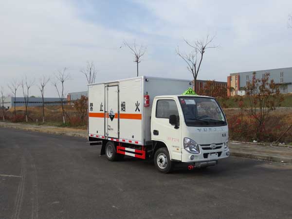 躍進(jìn)3.4米腐蝕性物品廂式運(yùn)輸車 