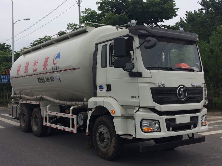 臥式德龍干混砂漿運(yùn)輸車(chē)